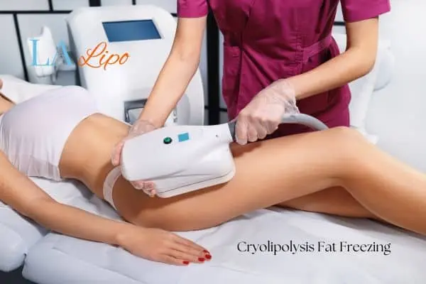 Woman receiving coolsculpting Newbury treatment on her thighs